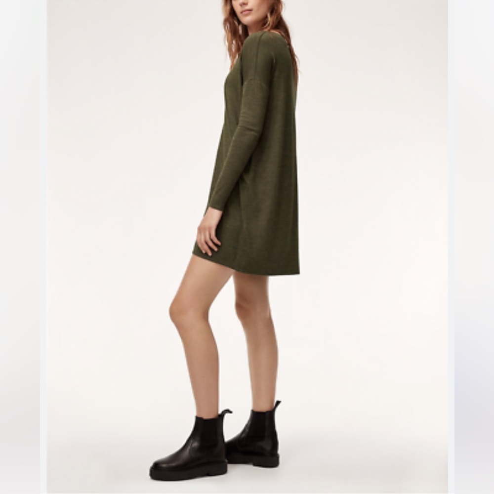 Aritzia Wilfred Free V-neck Long Sleeve Drape Dress with Pockets - Picture 2 of 7